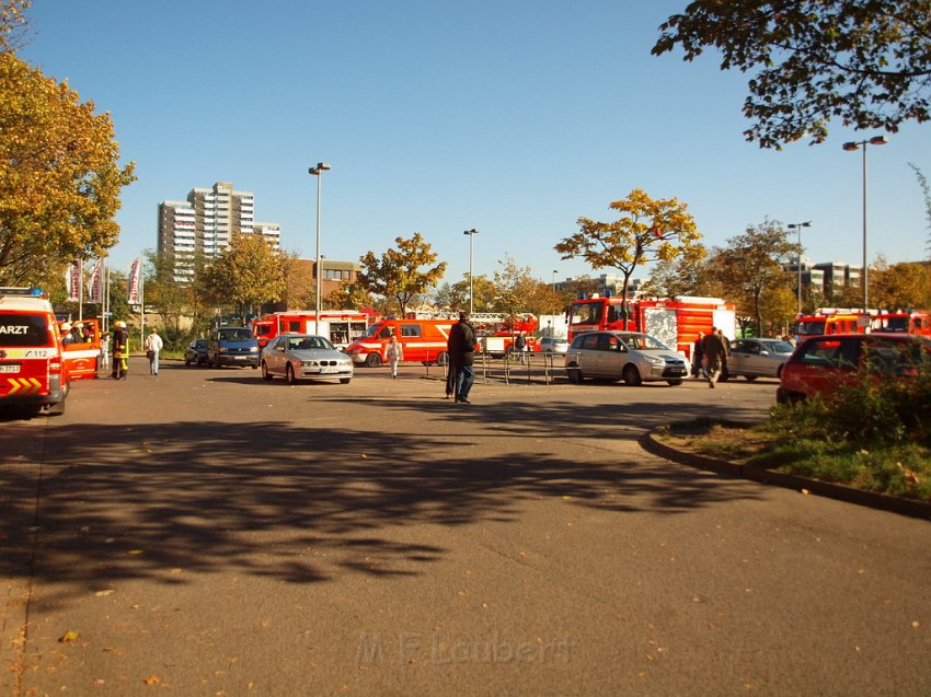 Feuer 3 Koeln Chorweiler Liverpoolerplatz P024.JPG